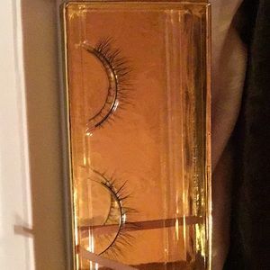 Rich flower lashes poppy lashes new in box